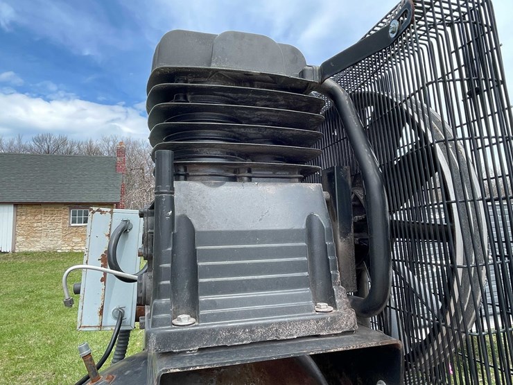 #4162-•-black-max-rolling-air-compressor-image-11