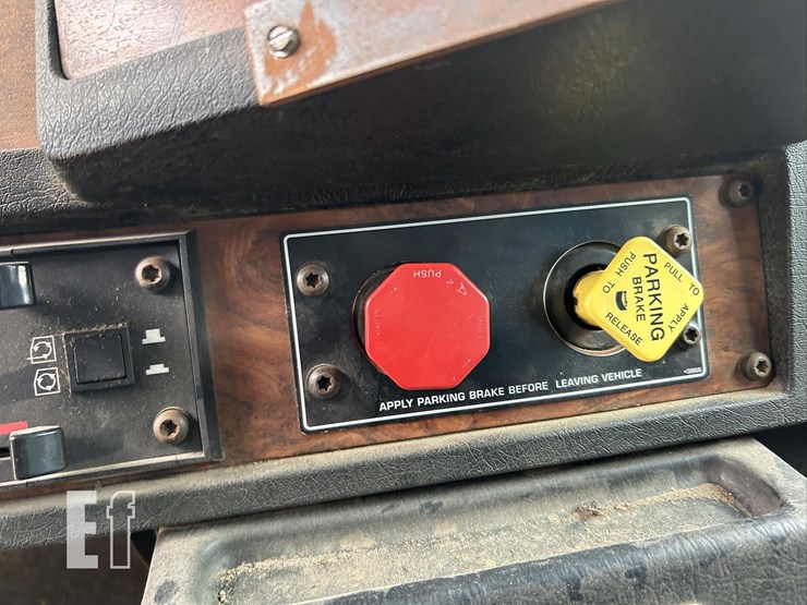 1999-kenworth-t600-image-21