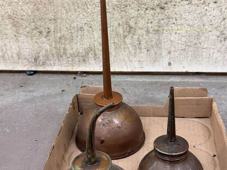 lot-of-three-oil-cans-image-4