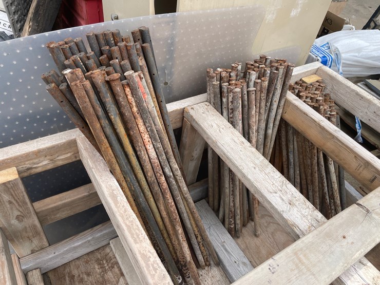 #6032-•-various-size-concrete-stakes-with-pallet-organizers-image-4