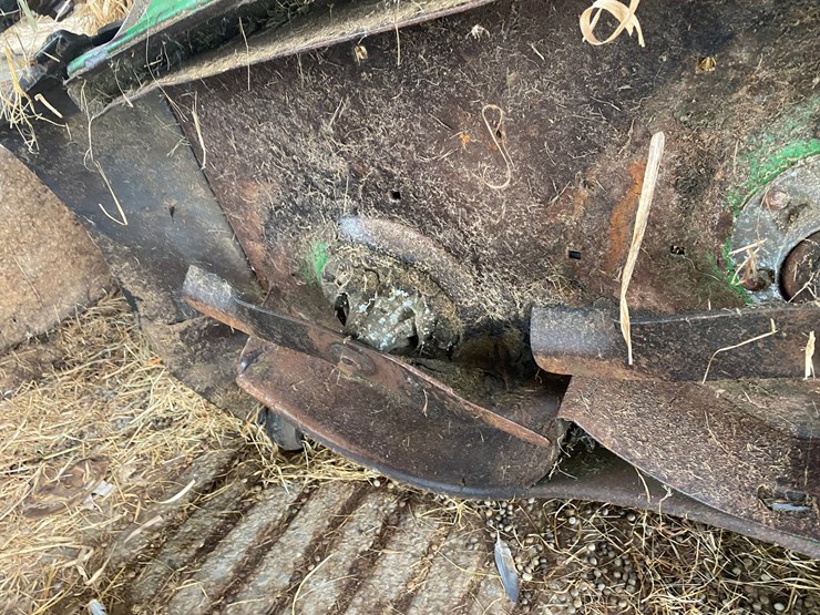 #3576-•-john-deere-mower-deck-image-8