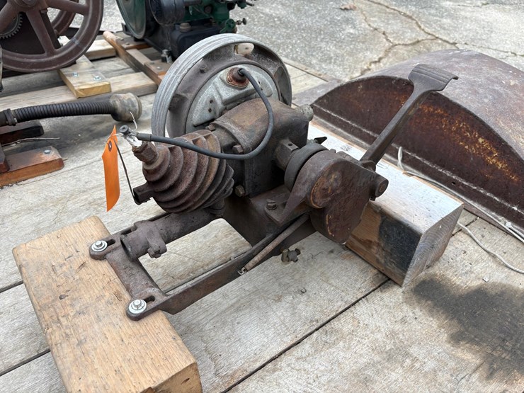 #5533-•-old-gasoline-engine-image-1