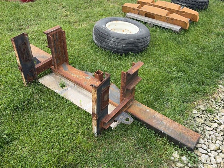 truck-bumper-with-reese-hitch-insert-image-3