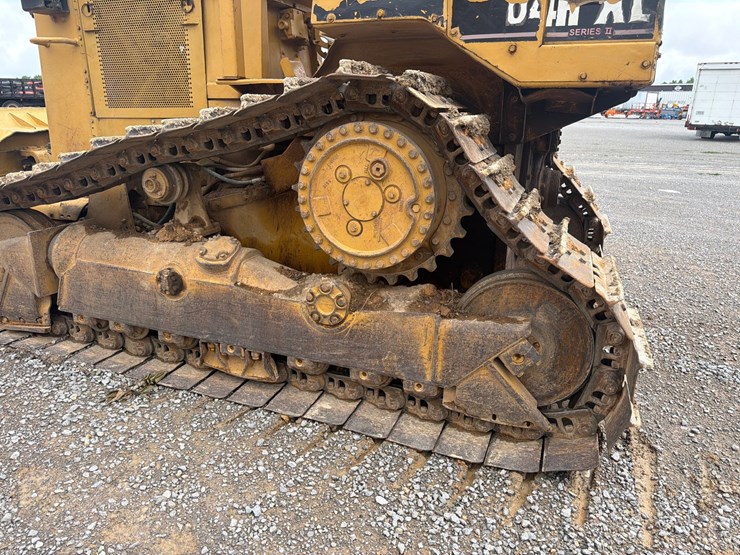 caterpillar-d4h-xl-image-8