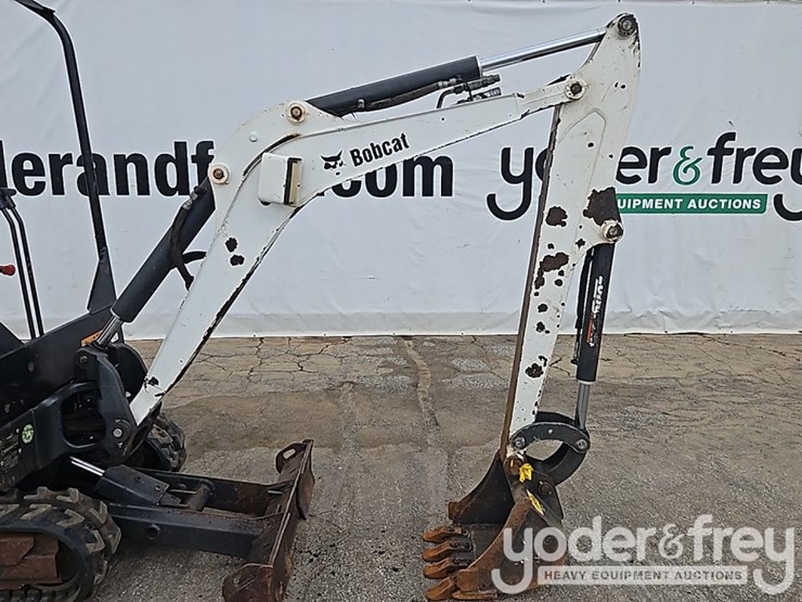 2013-bobcat-324m-image-23