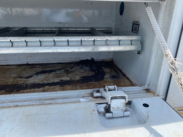 2019-ford-f-450-service-truck-image-24