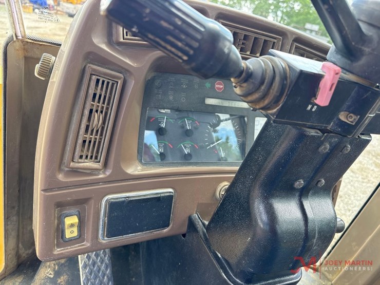 2000-deere-544h-image-28