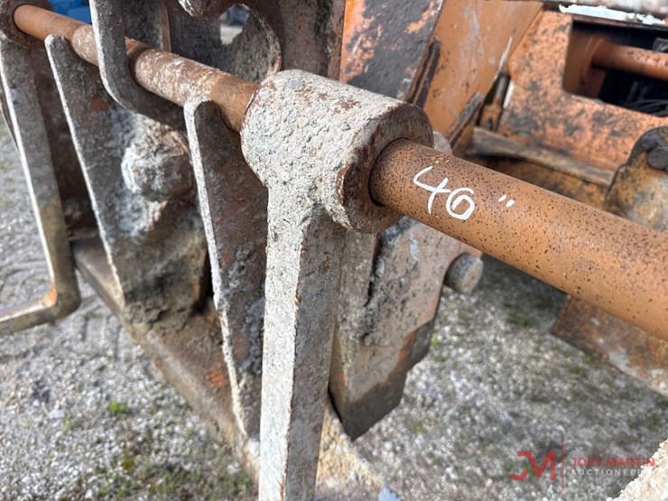 lull-1044c-54-image-9