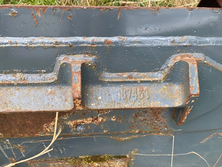 #3564-•-universal-mount-bucket-image-5