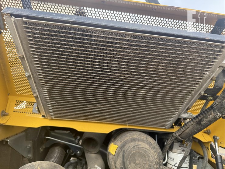 2021-new-holland-c332-image-18