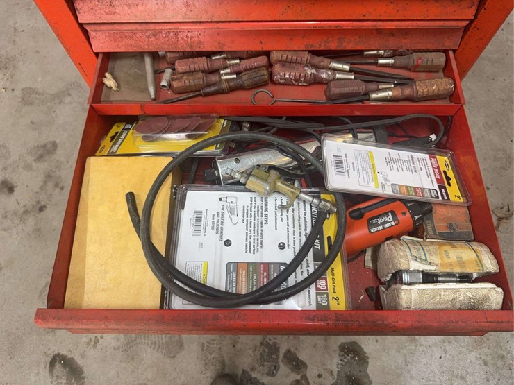 snap-on-tool-cabinet-with-assorted-tools-image-19