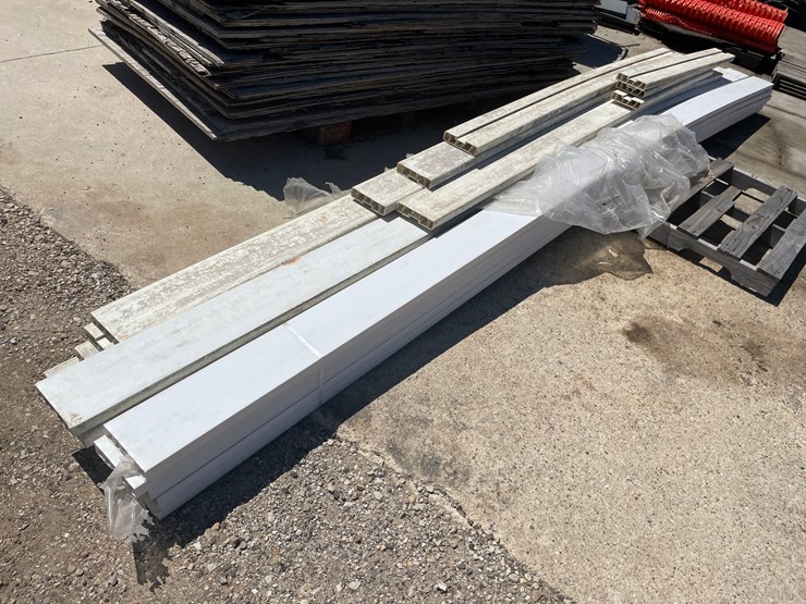 #6079-•-stack-of-plastic-form-boards-image-5