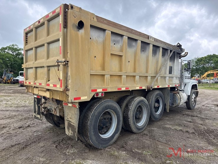 1988-mack-rd688s-image-3