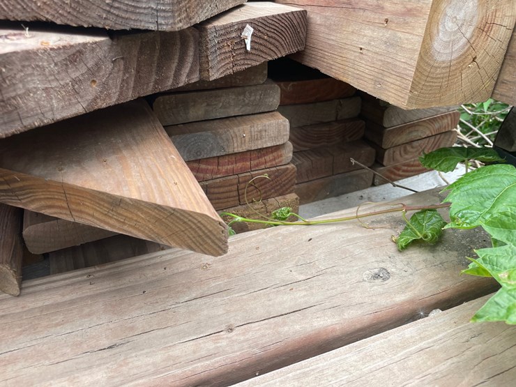 #6061-•-disassembled-wooden-deck-image-6