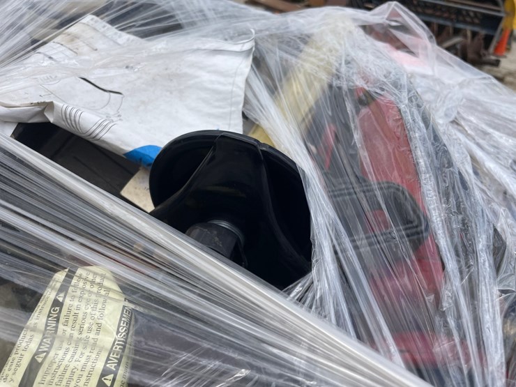 #6029-•-pallet-of-various-concrete-fluids-and-supplies-image-10