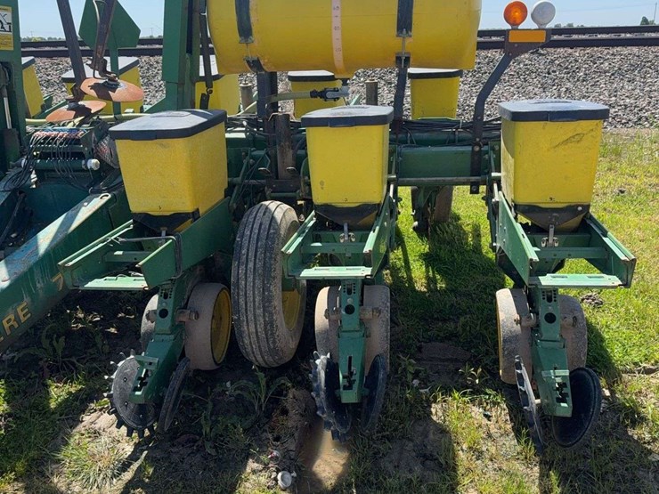 john-deere-7200-image-3