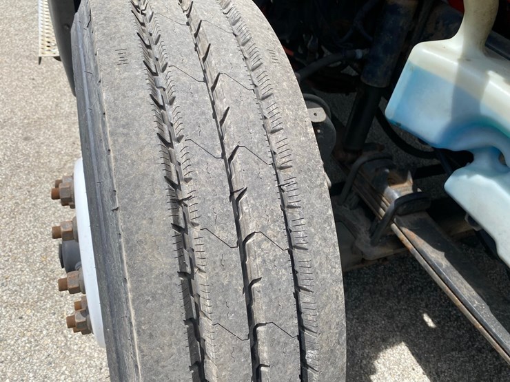 2019-international-lt625-day-cab-semi-tractor-image-52