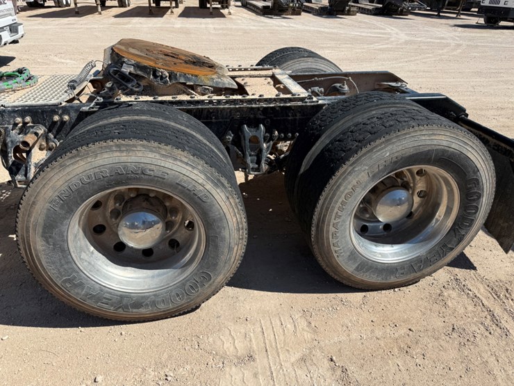 2019-kenworth-t680-image-7