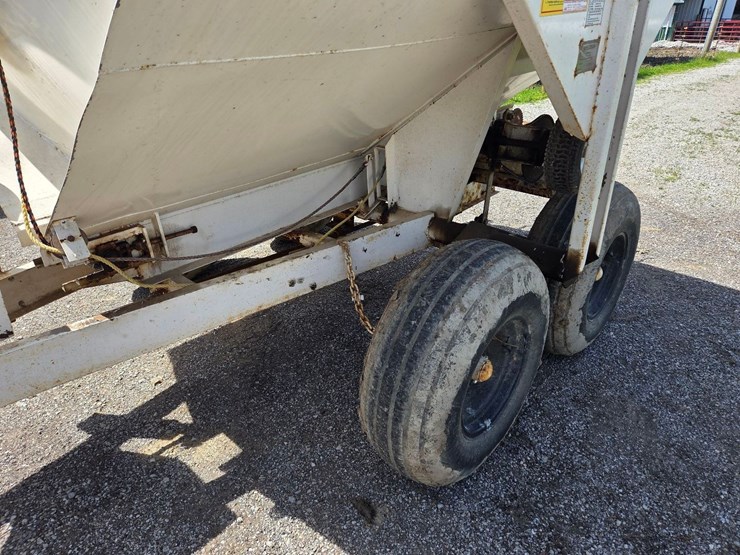 western-5-ton-dry-fertilizer-spreader-image-29