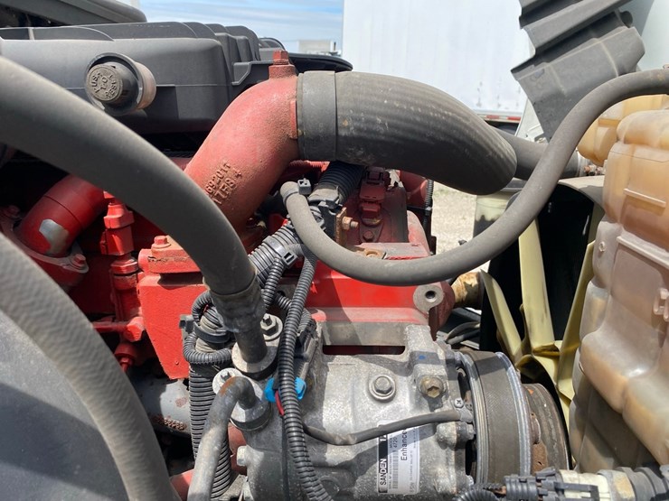 2019-international-lt625-day-cab-semi-tractor-image-46