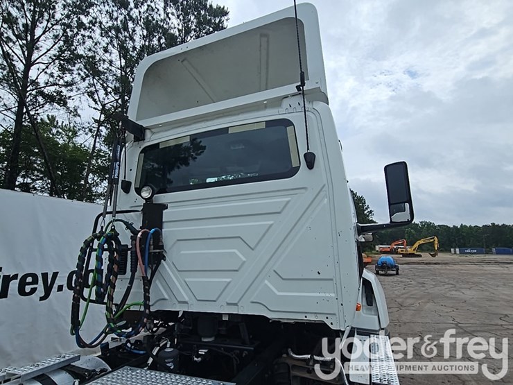 2019-international-lt-image-18