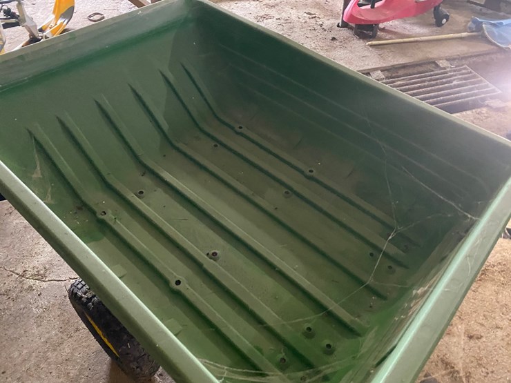 #3556-•-john-deere-pull-behind-yard-car-image-5