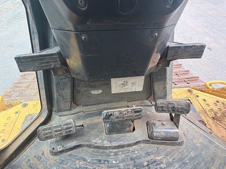 komatsu-d65exi-18-image-23
