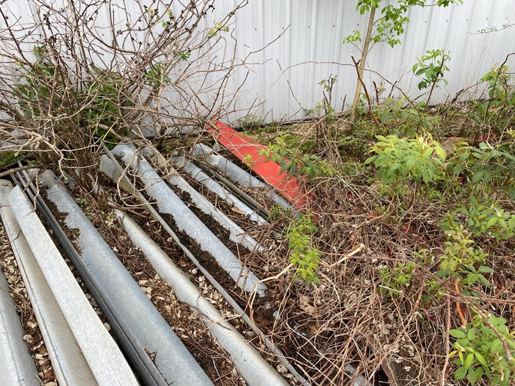 #3586-•-assorted-scrap-metal,-gate-parts,-guard-rails-and-more-image-9