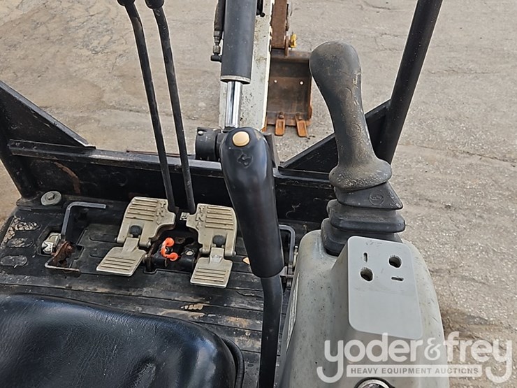 2013-bobcat-324m-image-31