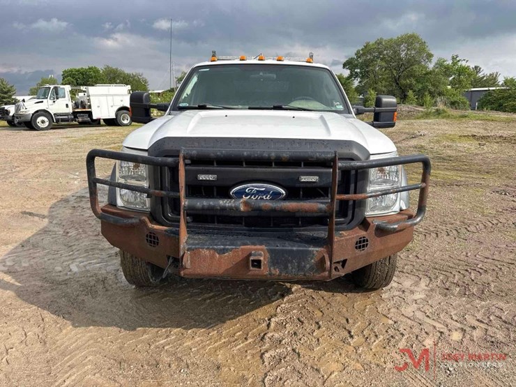 2011-ford-f550-xl-image-7