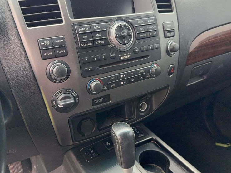 2013-nissan-armada-image-14