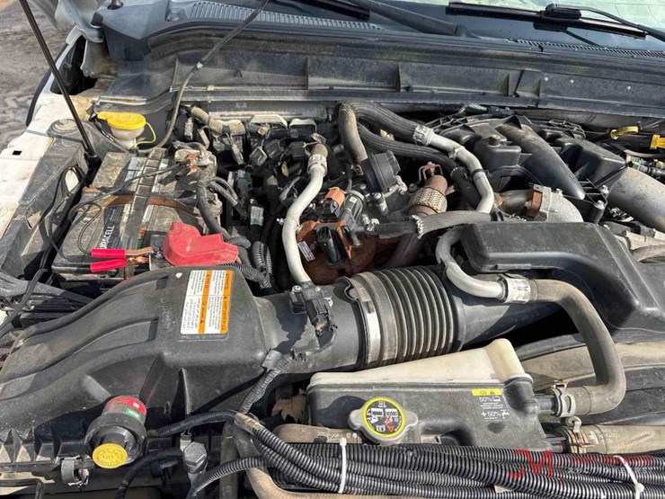 2011-ford-f550-xl-image-24