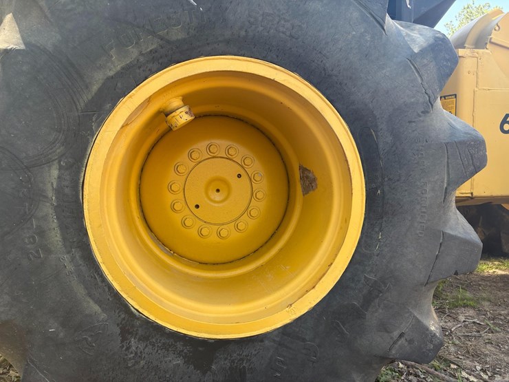 1983-john-deere-640-image-34