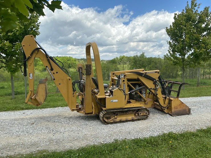 #121-•-2014-magnatrac-mh-7000-crawler-loader-image-6