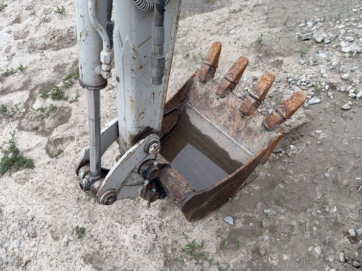 takeuchi-tb015-image-3