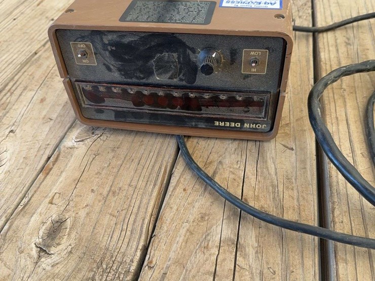 john-deere-7200-image-10