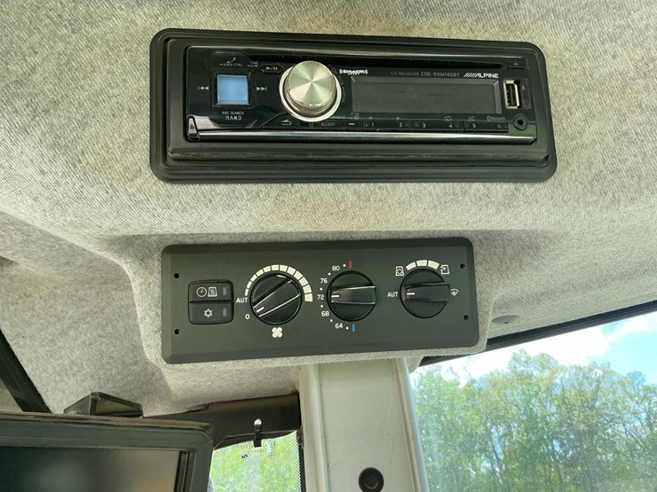 2016-volvo-l90h-image-41