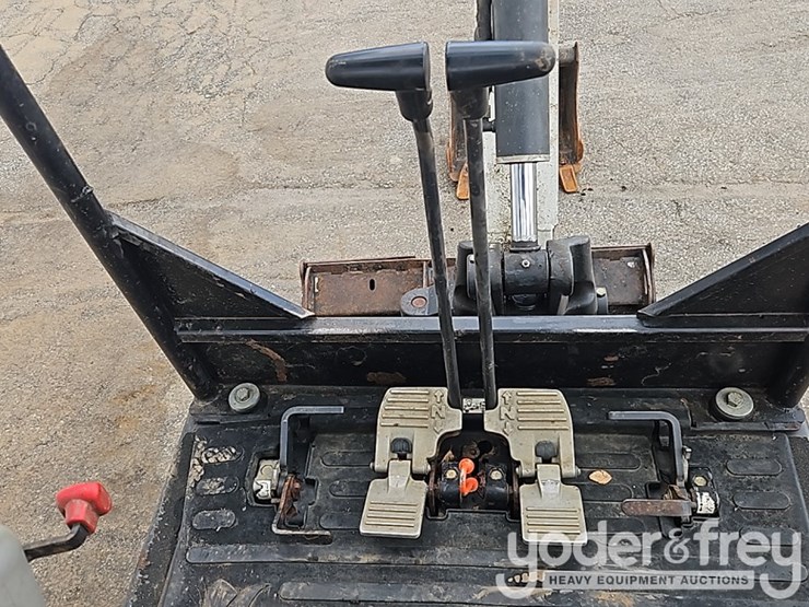 2013-bobcat-324m-image-29