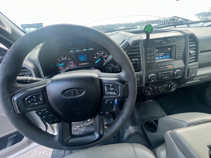 2017-ford-f250-xl-image-11