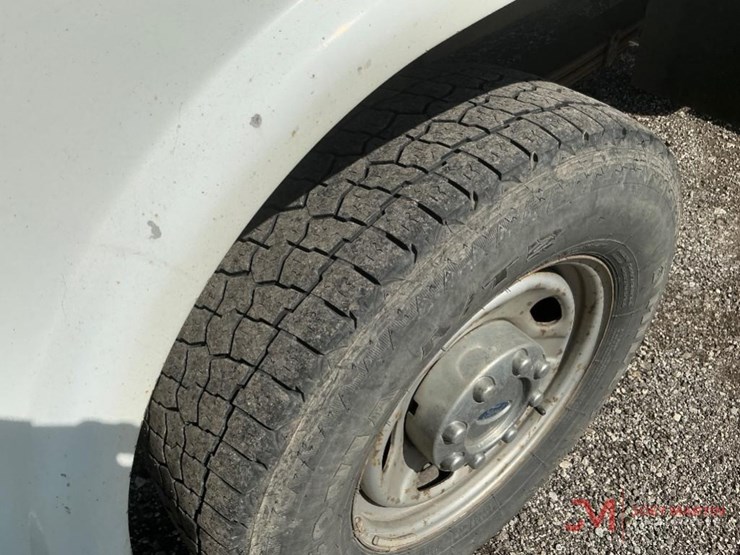 2012-ford-f250-xl-image-11