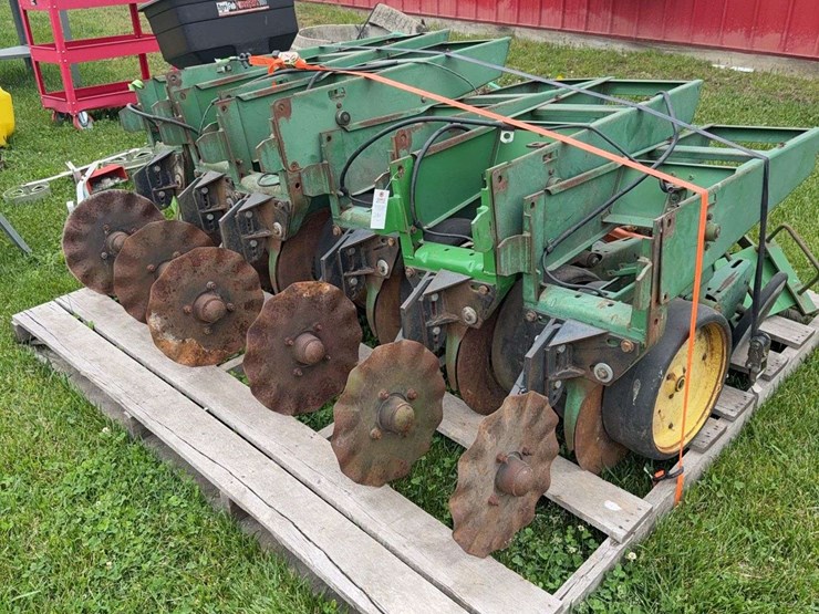 john-deere-7000-image-1