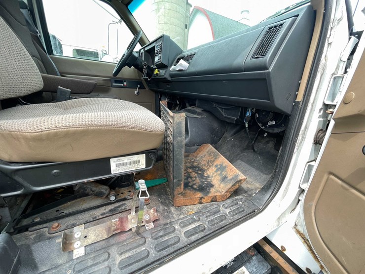 #4157-•-2000-gmc-c7500-(has-wi,-title)-image-118