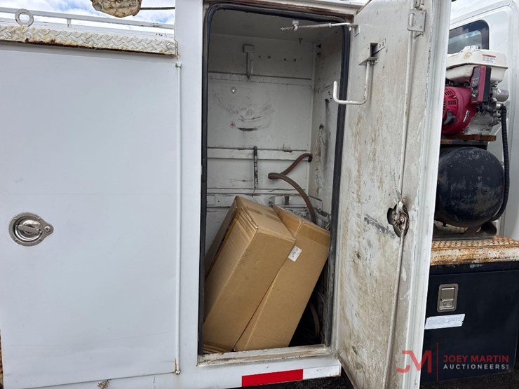 2004-international-durastar-4300-image-30