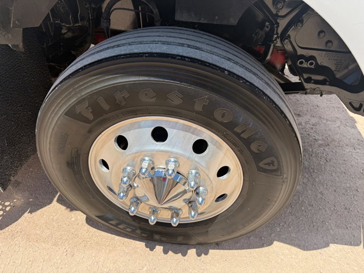 2016-kenworth-t800-image-7
