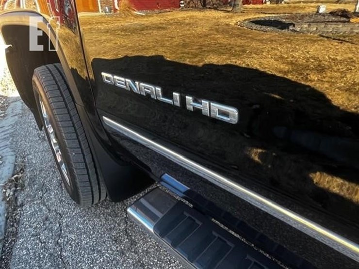 2019-gmc-sierra-2500hd-denali-image-17