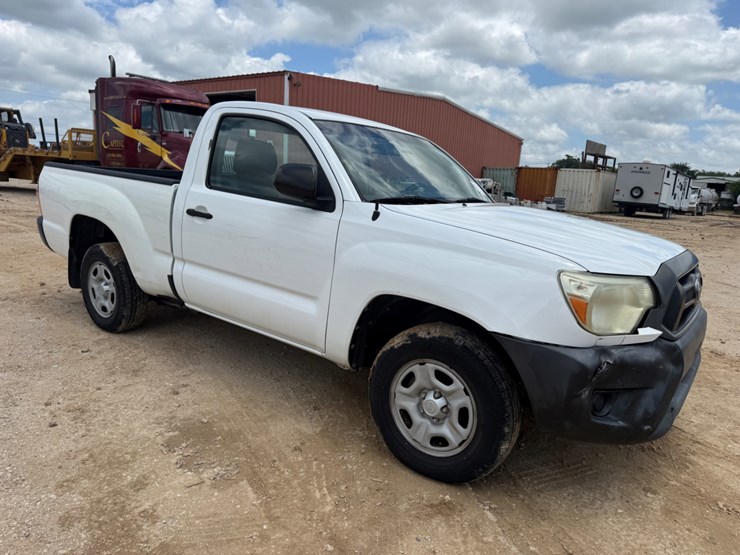 2014-toyota-tacoma-image-4