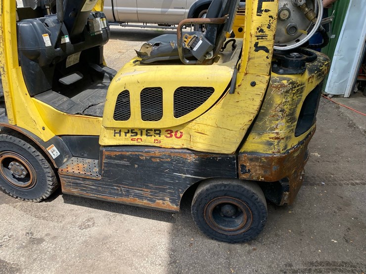2016-hyster-h30ft-lp-forklift-image-11