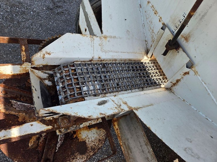 western-5-ton-dry-fertilizer-spreader-image-17