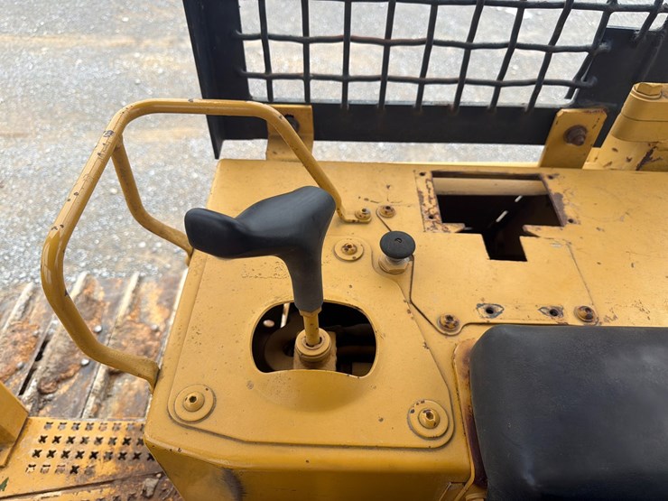 caterpillar-d4h-xl-image-23
