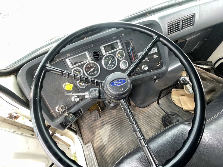 ford-l7000-image-114